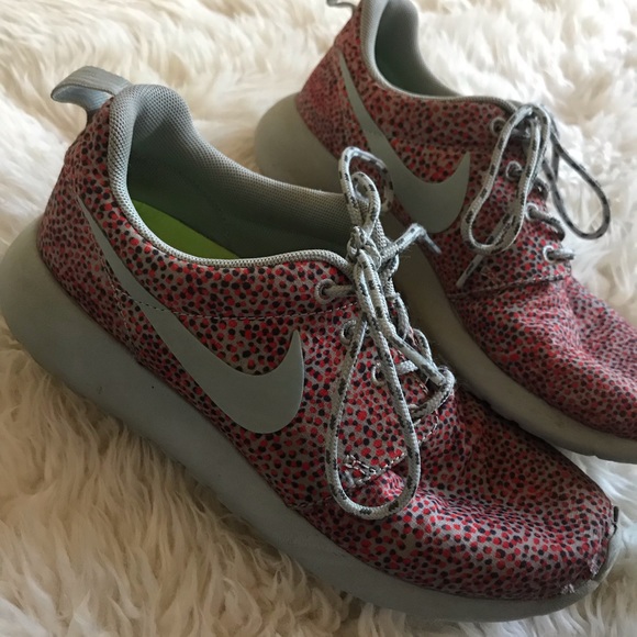 LIMITED EDITION Nike Roshe Run Speckled Pink/Grey - Picture 3 of 7